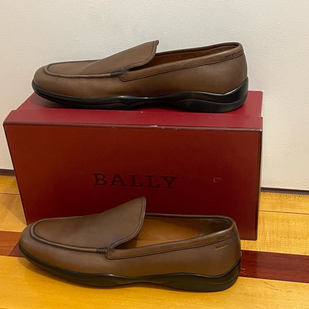 Bally men’s slip, size 11